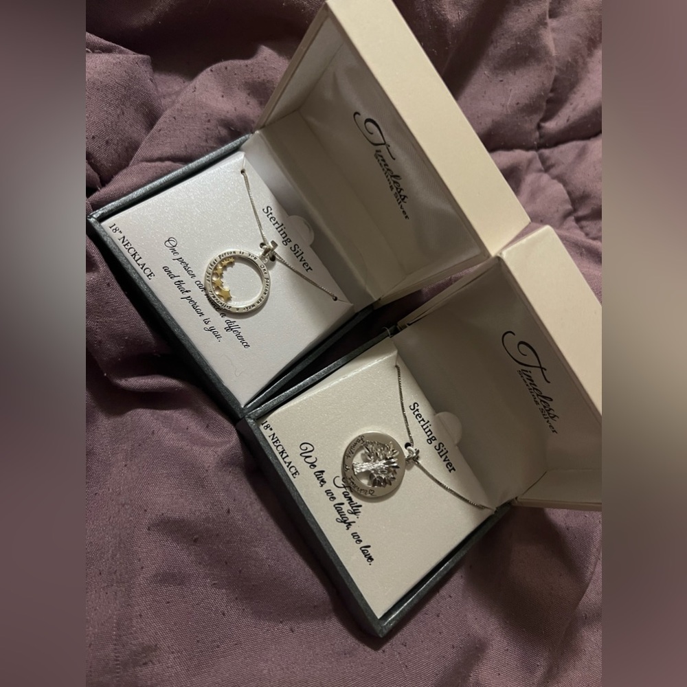 Jewelry/hair accessories